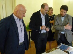 Scopri di più sull'articolo Il sindaco di Reggio Emilia Luca Vecchi ha firmato contro le false cooperative. il nostro pres. Volta: “Uniti per stroncare concorrenza sleale e imprese non sottoposte a controlli regolari”