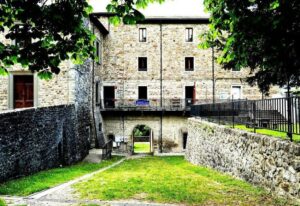 Scopri di più sull'articolo Quattro weekend all’insegna della castagna e della natura, a Corniglio, organizzati dall’Ostello gestito dalla coop. 100 Laghi