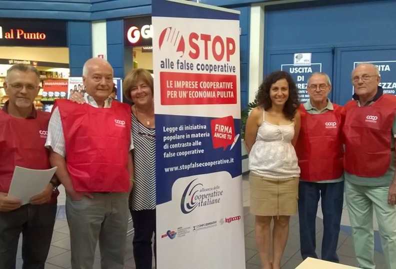 Al momento stai visualizzando Legacoop Emilia Ovest ha raccolto oltre 4000 firme contro le false cooperative, grazie anche all’impegno di tante coop e amministratori pubblici locali