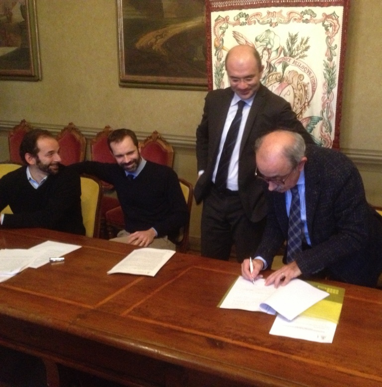 Al momento stai visualizzando Firmato in Comune a Reggio Emilia il protocollo per l’inserimento lavorativo di persone svantaggiate e per l’affidamento di servizi socio assistenziali educativi