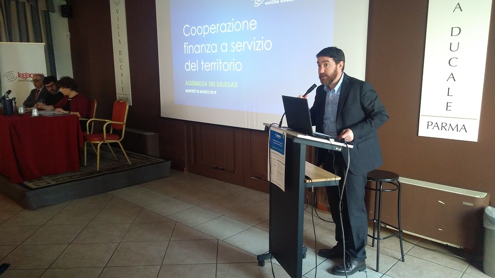 Al momento stai visualizzando Assemblea 2018 sul tema “Finanza e cooperazione per il territorio”: si è parlato di storie cooperative, di futuro e di rapporto con le comunità. Alberto Araldi neo direttore