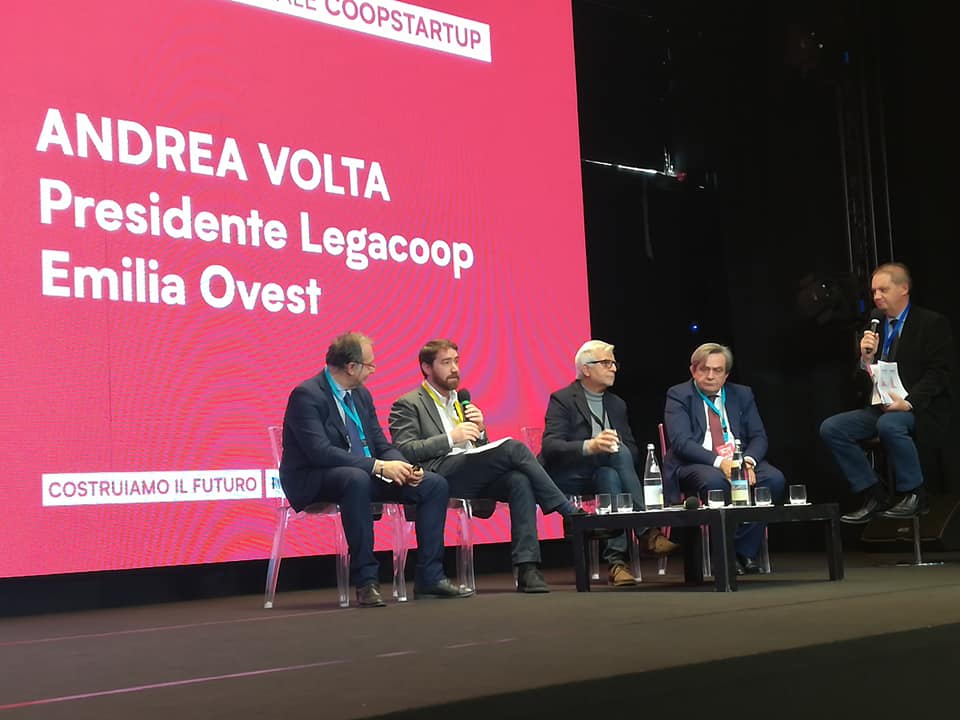 Al momento stai visualizzando “Costruiamo il futuro”, l’indagine SWG ha aperto il Meeting annuale di Coopstartup a Reggio Emilia: sono ancora forti i valori cooperativi