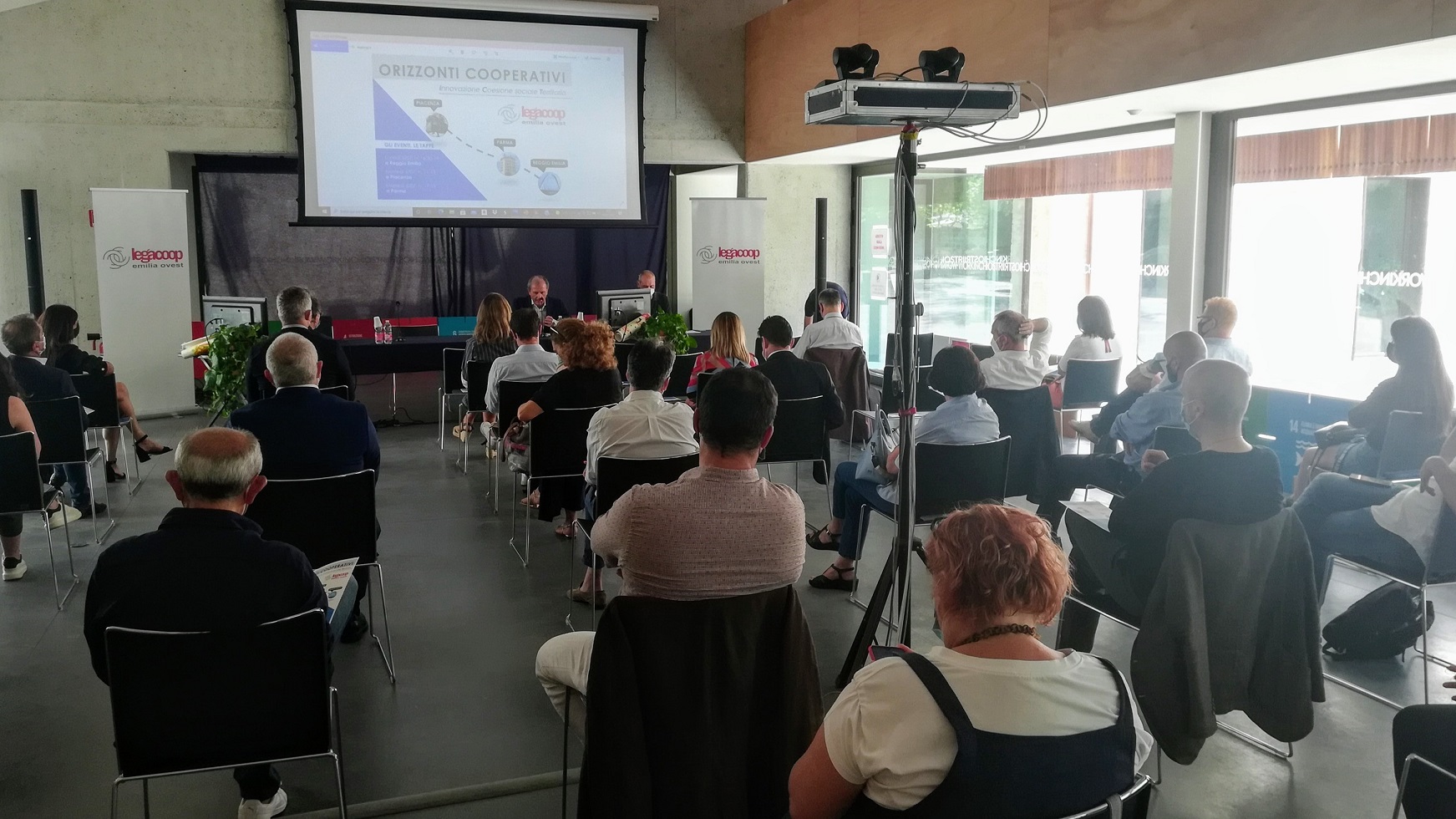 Al momento stai visualizzando “Orizzonti cooperativi: innovazione, coesione sociale, territorio”. Un’iniziativa in tre tappe per confrontarsi sulle prossime sfide e proposte da costruire