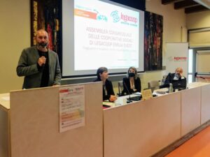 Scopri di più sull'articolo Assemblea delle cooperative sociali: presentati i dati, gli obiettivi raggiunti e i prossimi traguardi. Tiene l’occupazione nonostante la flessione del valore di produzione