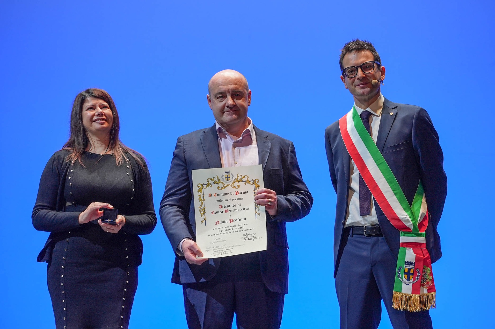 Al momento stai visualizzando Alla Cooperativa Nuovi Profumi , attestato di Civica Benemerenza al Premio S. Ilario di Parma