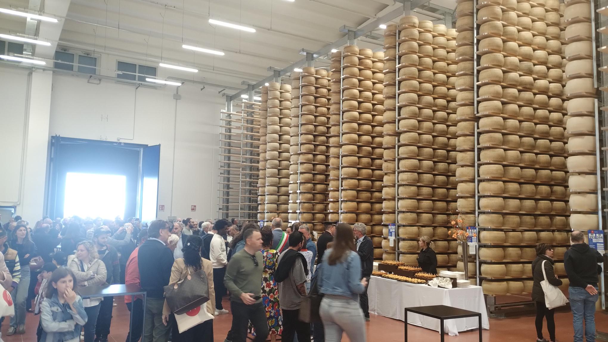 Al momento stai visualizzando Latteria San Giovanni della Fossa ha inaugurato il nuovo magazzino